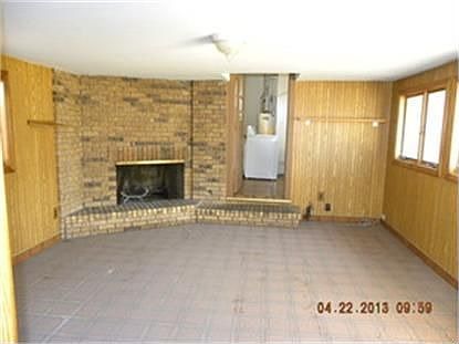 2nd image of 800 N Roberta Ave