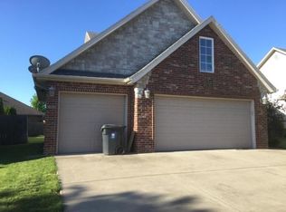 1512 W Maplewood St, Springfield, MO 65807