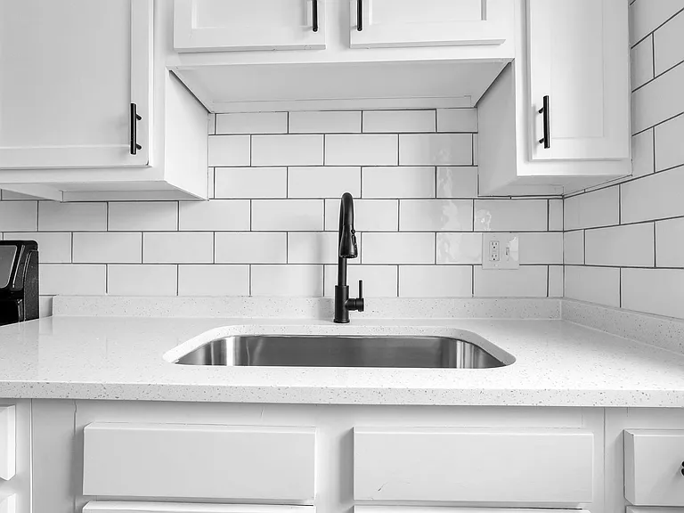 61 N 21st St #J — Photo 11