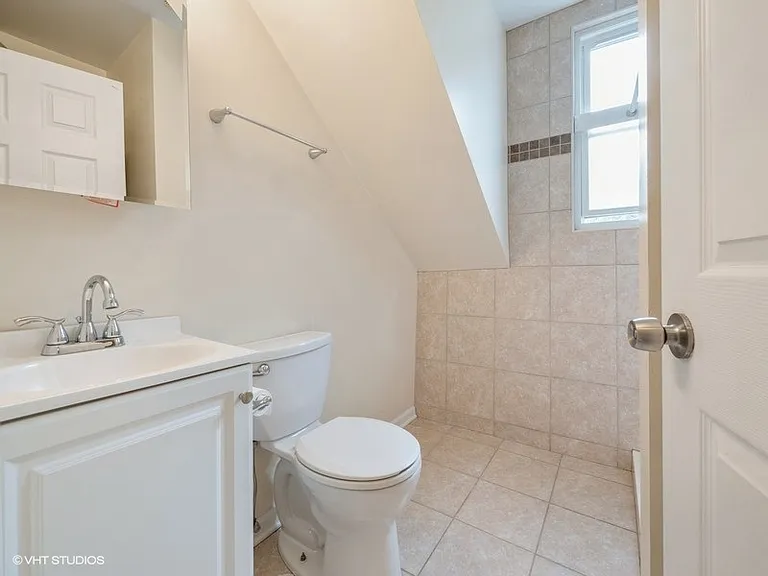1067 W Cornelia Ave #3 — Photo 8