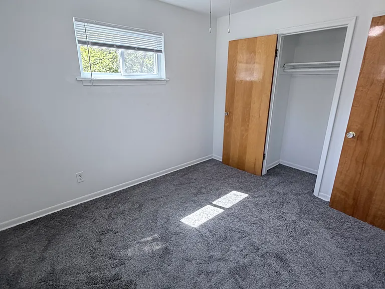 16101 Salem St — Photo 11