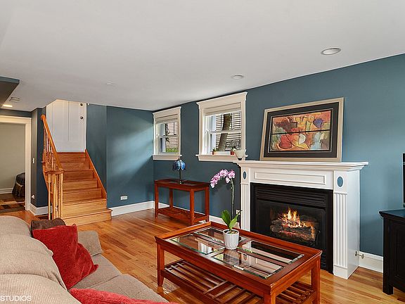 3rd image of 3353 N Clifton Ave APT 3