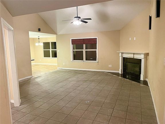 3rd image of 459 Barcelona Dr