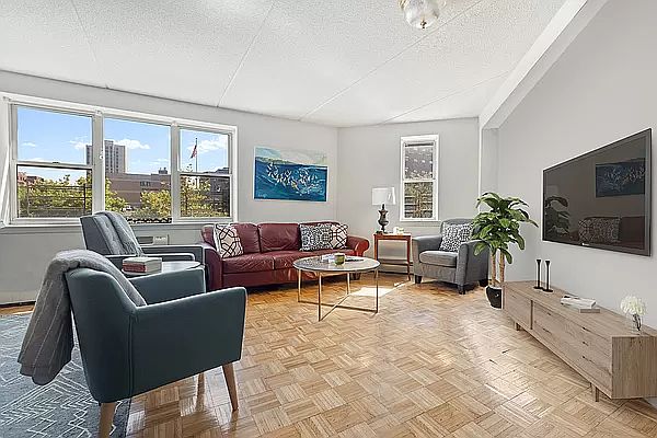 1st image of 101 W 117th St APT 2B
