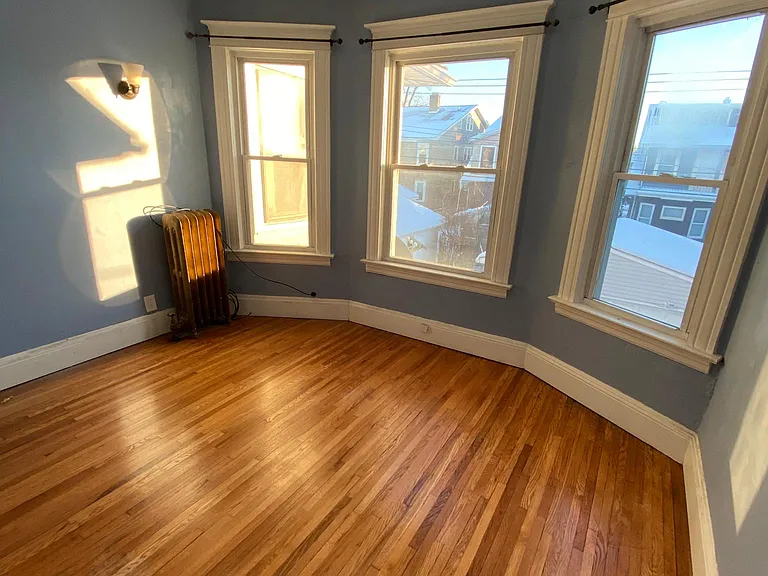 304 Bedford Ave #2 — Photo 4