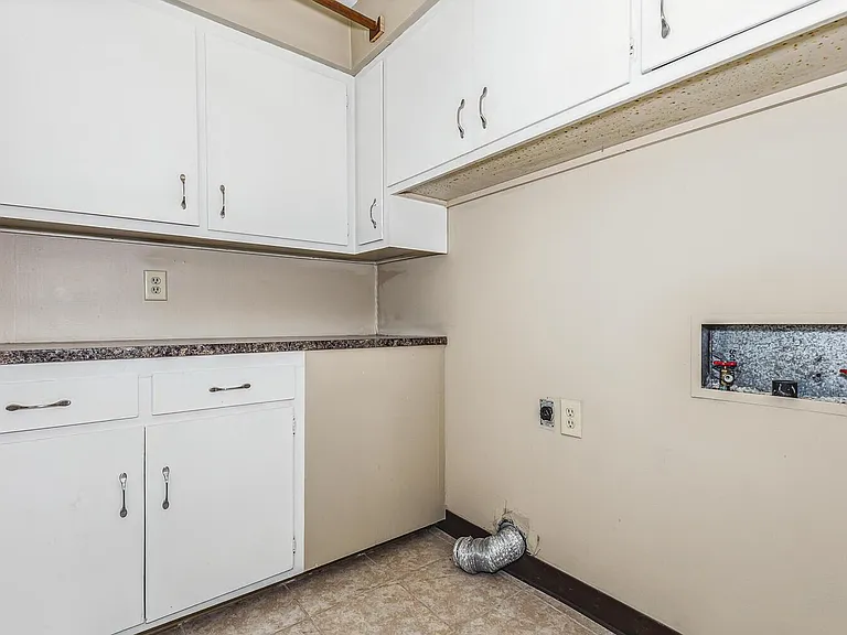 1845 N Sheridan St — Photo 17