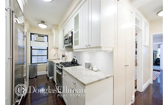 Sold by Douglas Elliman | media 14