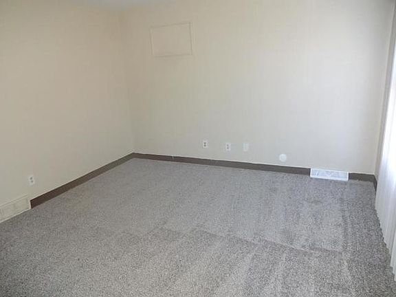3rd image of 2302 Mulberry St
