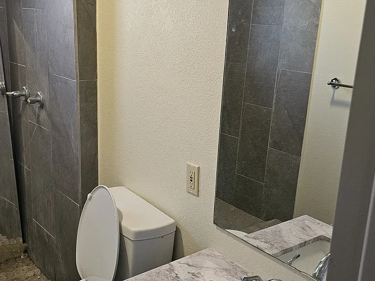 404 Saint Thomas Dr — Photo 12