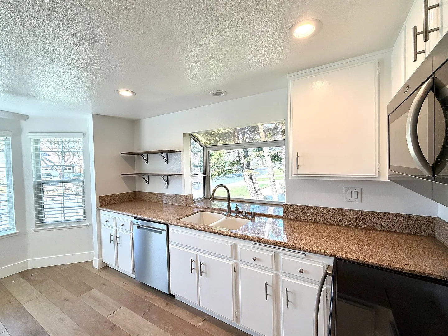 Welcome Home to Prestigious North Upland Living — Photo 3