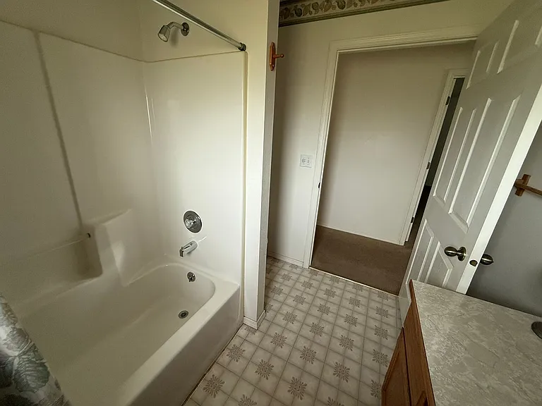 1687 Simpson Ln — Photo 12
