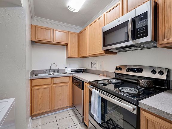 3rd image of 205 White Dr #4adf9c752