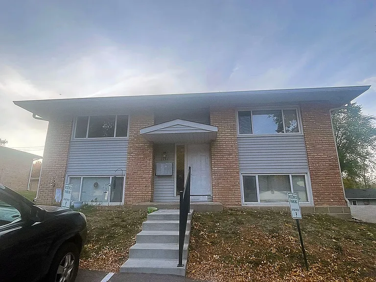 2142 Belmont Ln, mound, mn (4-UNIT) — Photo 1