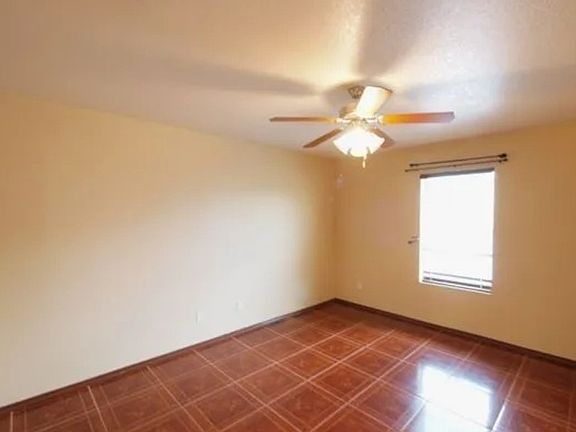 3rd image of 5401 Bridle Dr