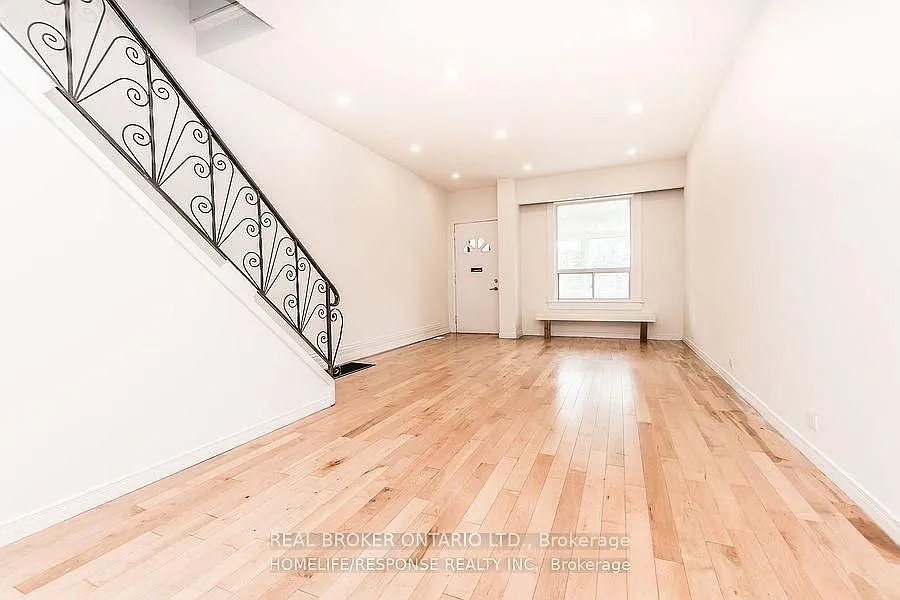 3 bed, 1080 sqft, $3,750 — Photo 2