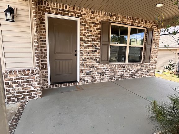 3rd image of 215 Lasso Dr