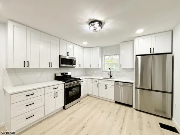 121 Henderson St, Phillipsburg Town, NJ 08865