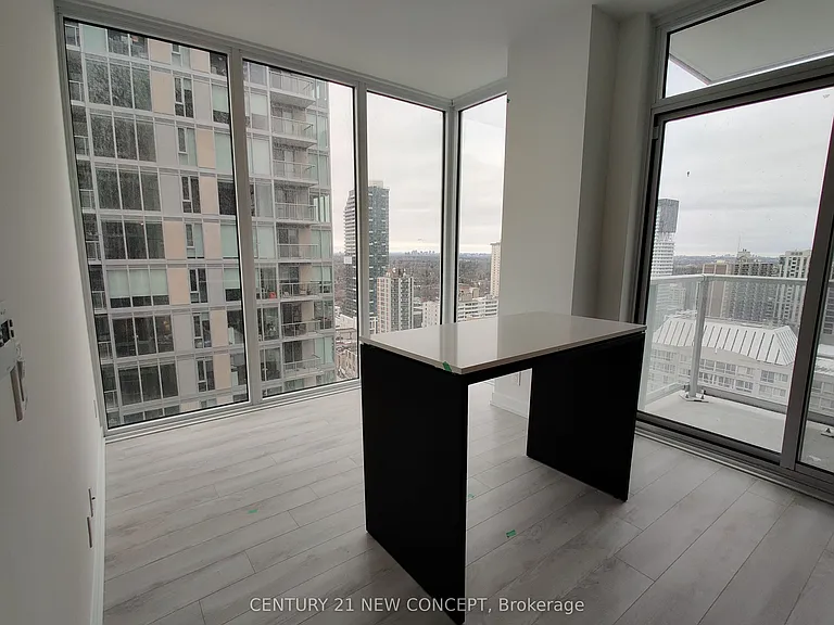 33 Helendale Ave #1603 — Photo 3