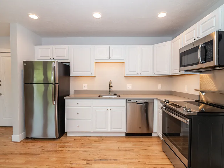777 N Corona St — Photo 39