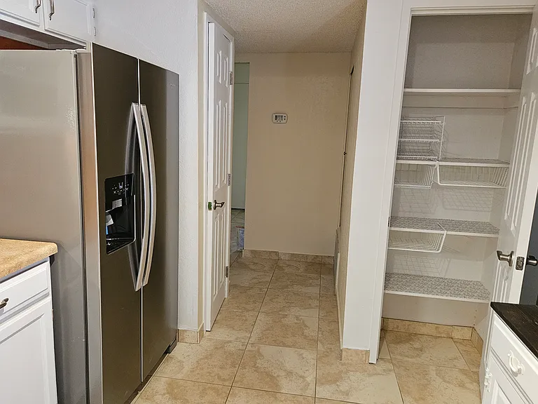 437 W San Ignacio — Photo 5