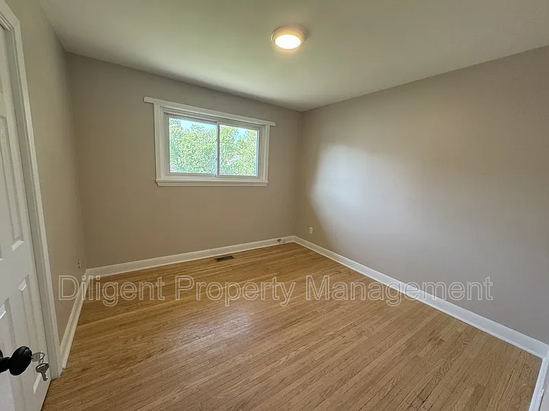 1 bed, 1.0 bath, 109 sqft, $800 — Photo 3