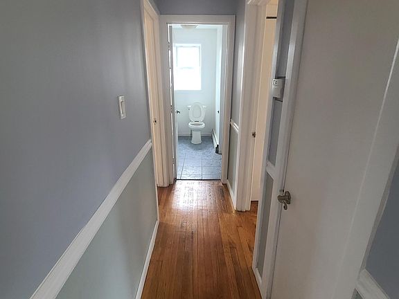 4th image of 227 James St