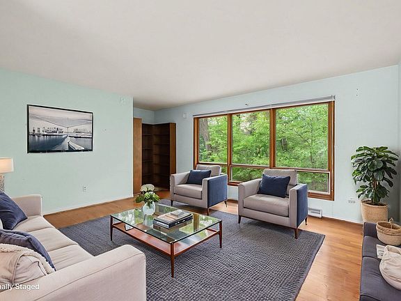 2nd image of 4300 Rezen Ct NE