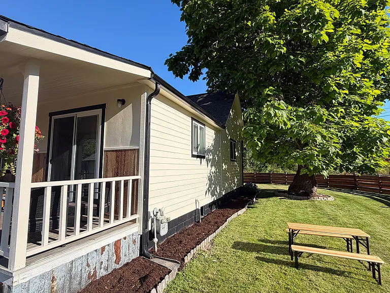 1519 10th Ave SW — Photo 3