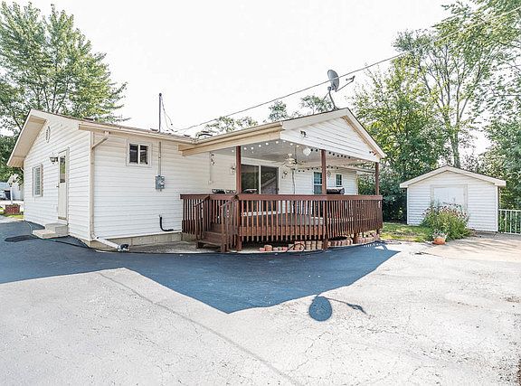 3rd image of 7626 Sprucewood Ave
