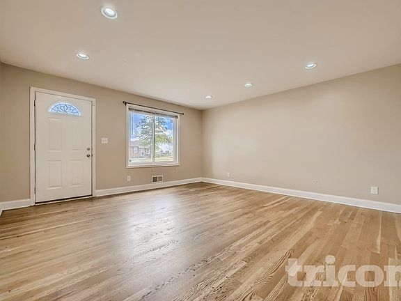 3rd image of 3816 Terka Cir