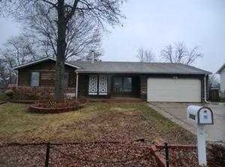 1322 Trails Dr, Fenton, MO 63026