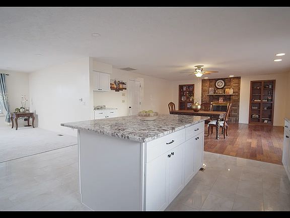 2nd image of 3816 S Congress Dr