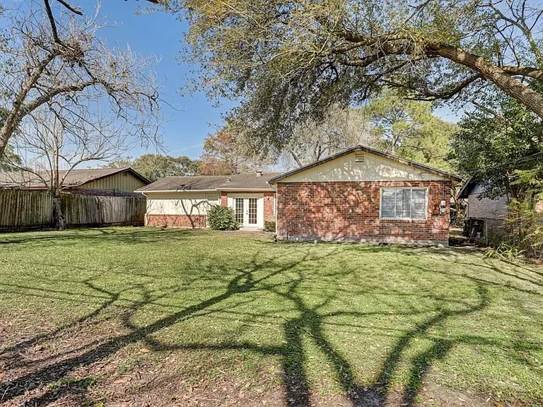 5615 Arboles Dr — Photo 8