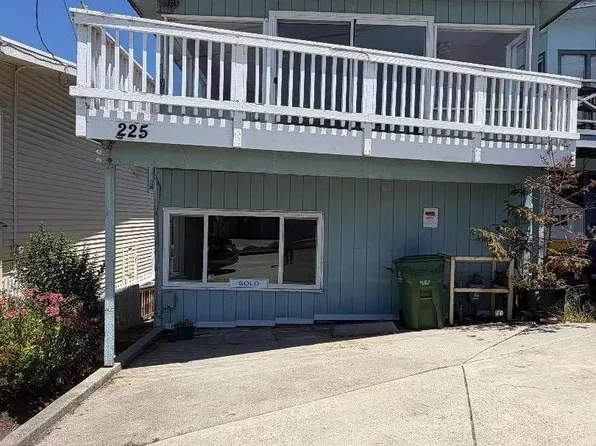 225 Rio Del Mar Blvd, Aptos, CA 95003