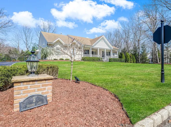 3 Daremy Lane, East Setauket, NY 11733