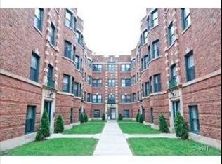 3007 W Gunnison St, Chicago, IL 60625