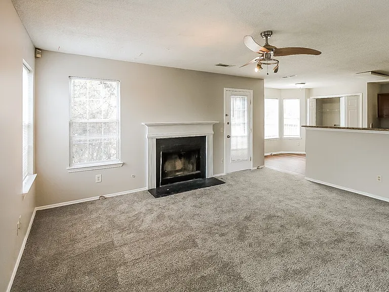 1015 Redan Trce — Photo 4