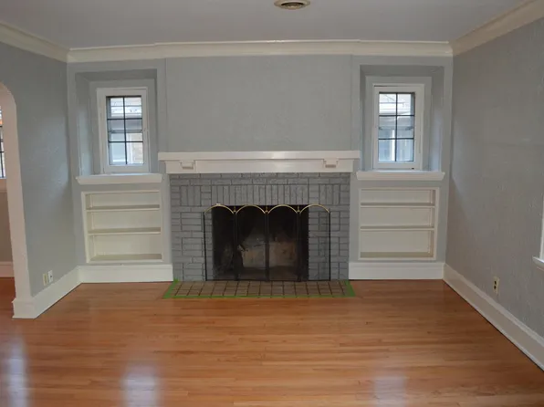 3922 N Farwell Ave, Milwaukee, WI 53211