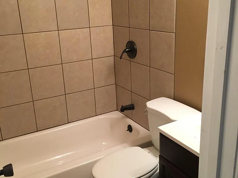 4921 N Oakley Ave — Photo 8
