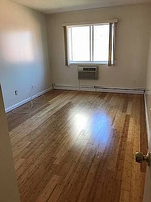 5th image of 61 E 119th St #4