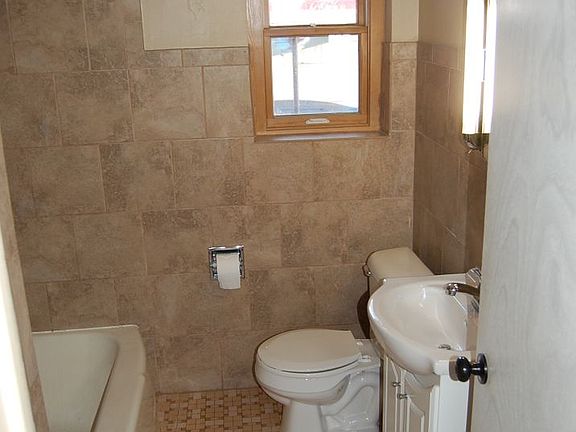 4th image of 4321 B St