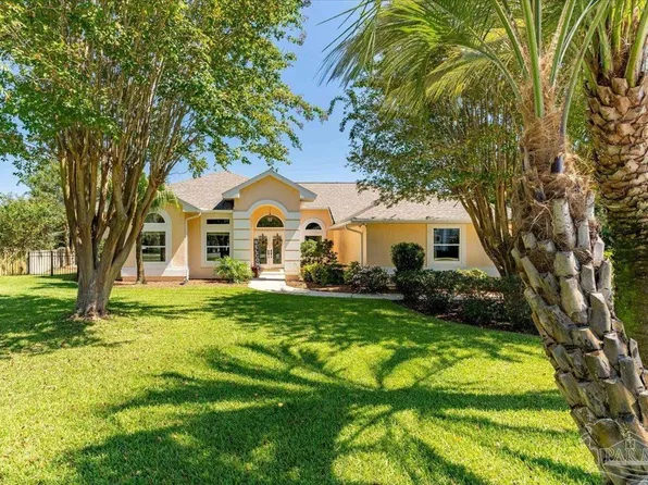 1395 Players Club Ct, Gulf Breeze, FL 32563