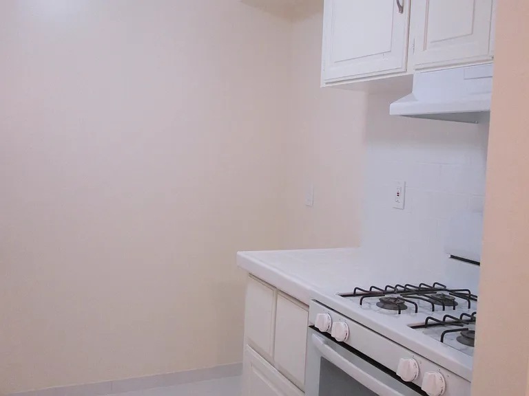 930 S Park Cir #1 — Photo 1