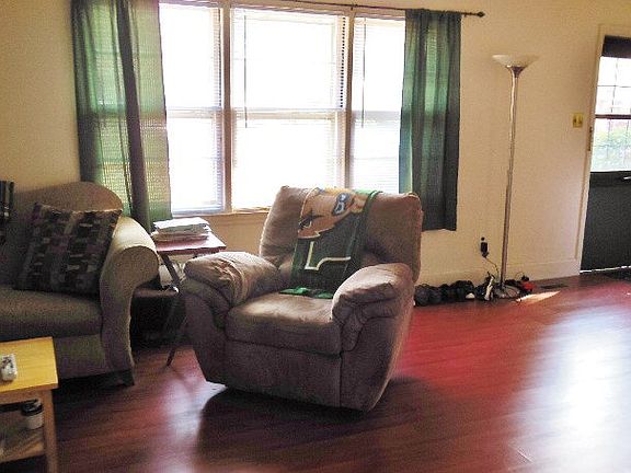 3rd image of 813 S Andrews Ave