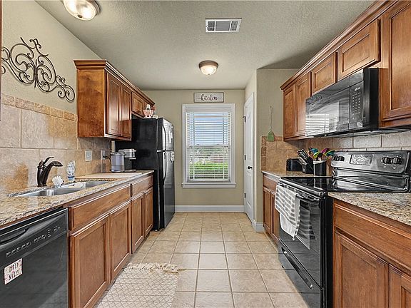 3rd image of 1103 W Berkeley Ave