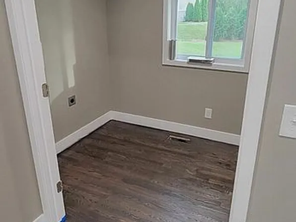 6543 Clarkston Rd, Clarkston, MI 48346