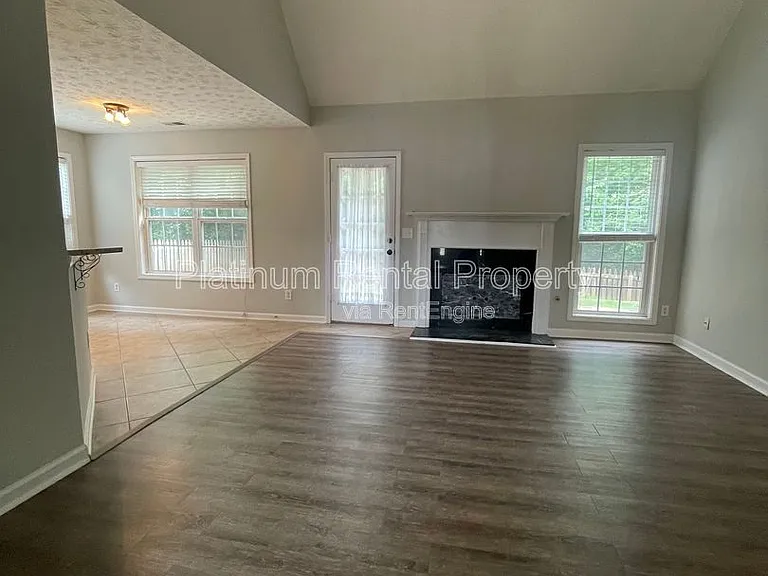 475 Ellesmere Way — Photo 18