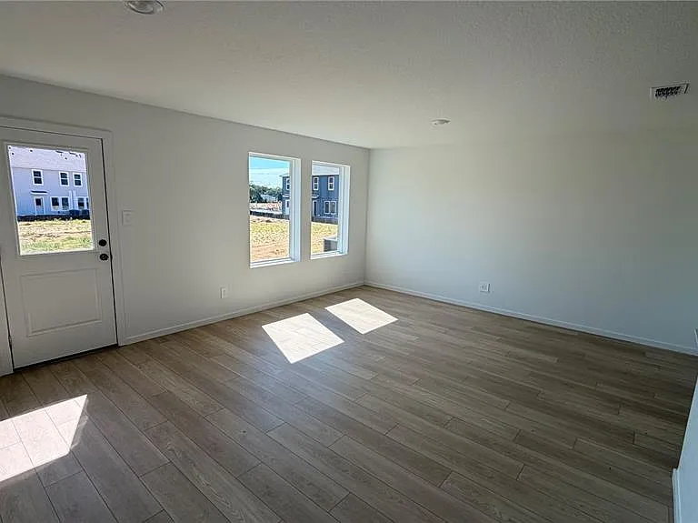 807 Lynx St — Photo 18