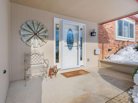 5th image of 1831 Bunkerhill Rd