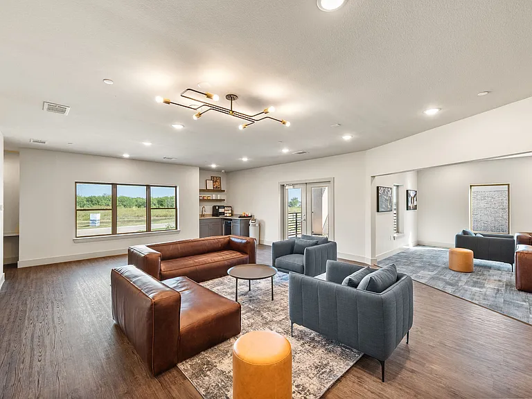 3751 Heritage Towne Blvd — Photo 35
